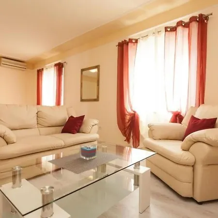 Prázdninový dům In Mit Grosser Terrasse By Interhome