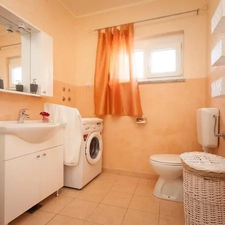 Prázdninový dům In Mit Grosser Terrasse By Interhome