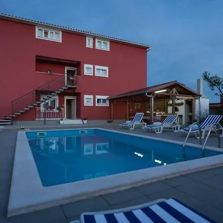 Prázdninový dům In Mit Grosser Terrasse By Interhome