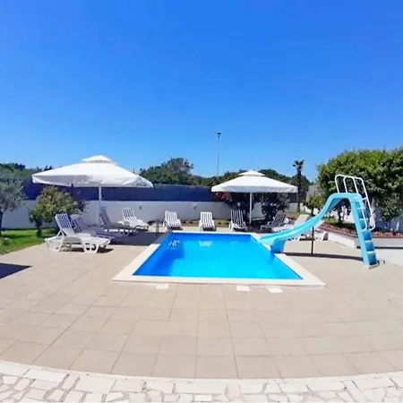 Prázdninový dům In Mit Grosser Terrasse By Interhome