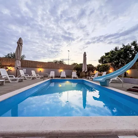 In Mit Grosser Terrasse By Interhome